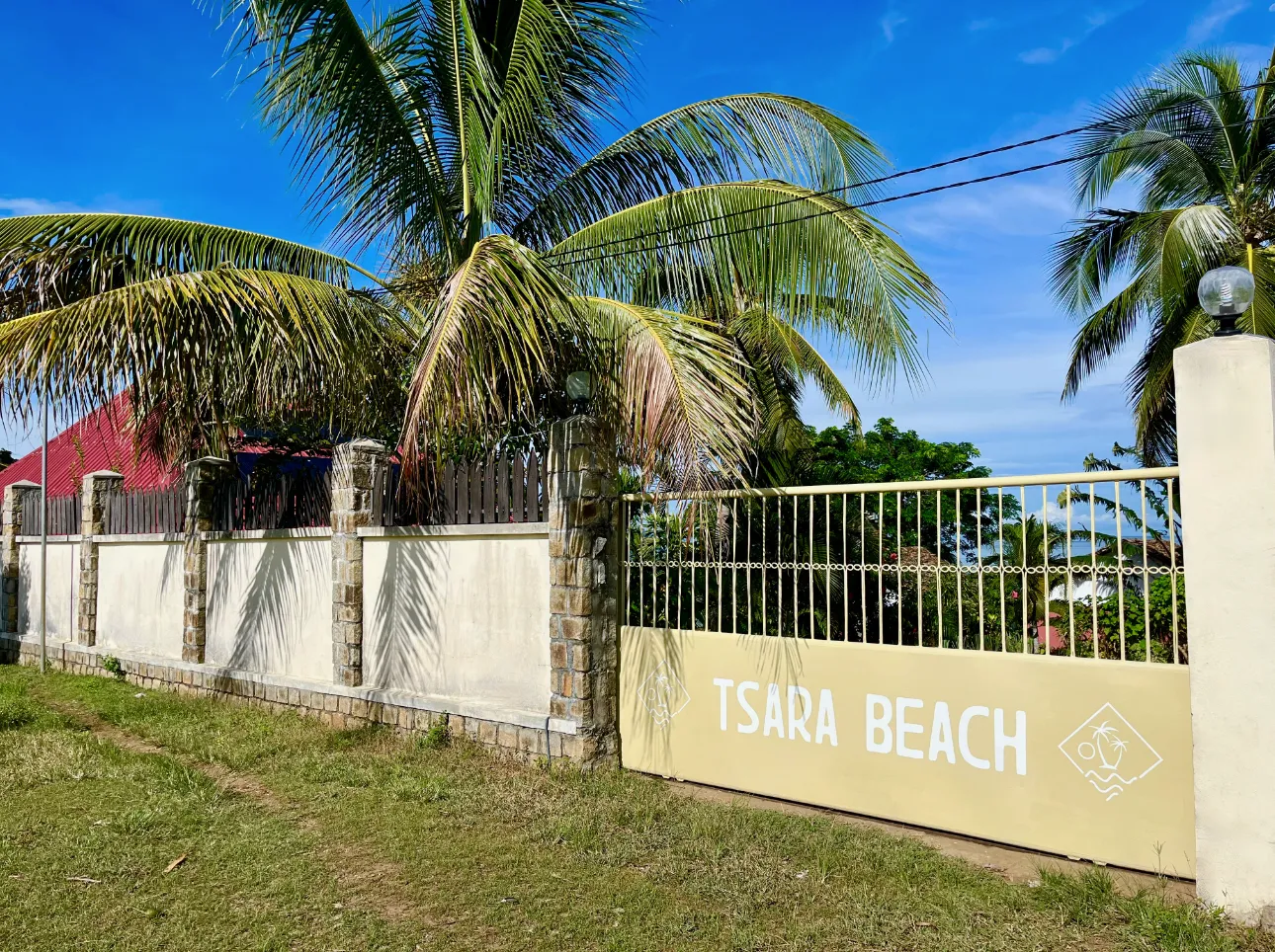 Portail - Tsara Beach
